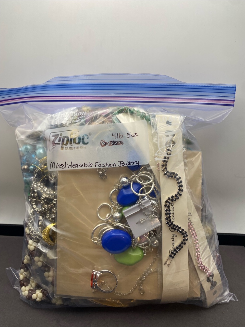 Over 4 lbs Mixed Fashion Jewelry Bag - Picture 9 of 9